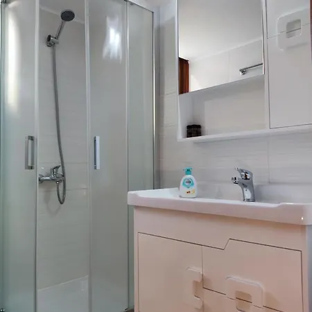 Paraschou Appartement *