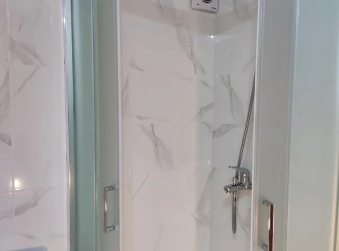 Paraschou מונמבאסיה